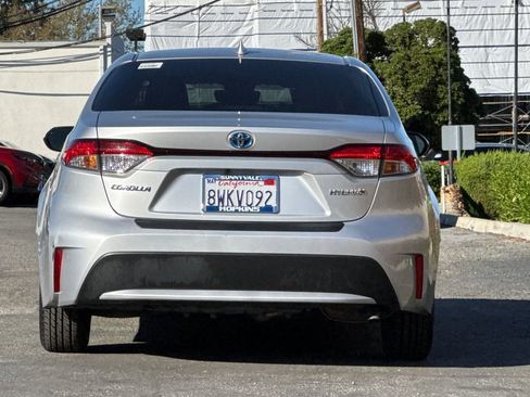 Used 2021 Toyota Corolla LE image 4