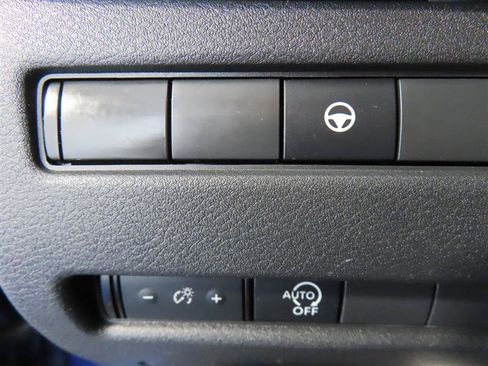Used 2023 Nissan Rogue SV AWD/4WD image 17
