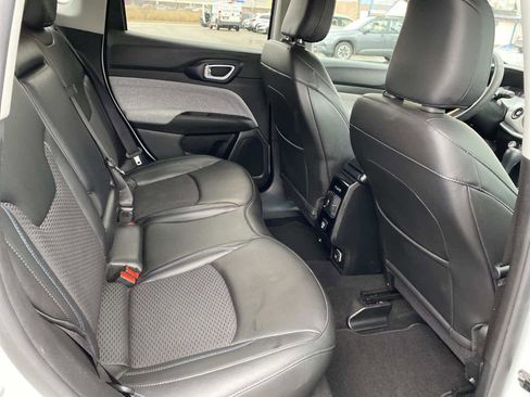 Certified 2022 Jeep Compass Latitude image 23