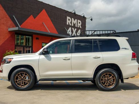 Used 2020 Toyota Land Cruiser Heritage Edition AWD/4WD image 8