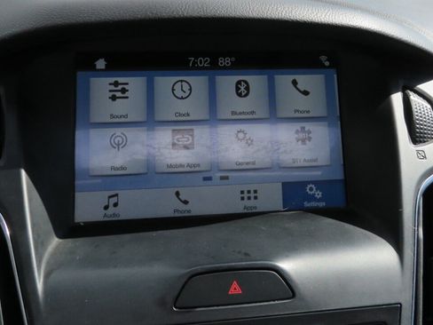 Used 2018 Ford Focus SEL FWD image 16