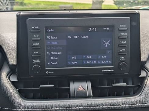 Used 2022 Toyota RAV4 XLE image 17