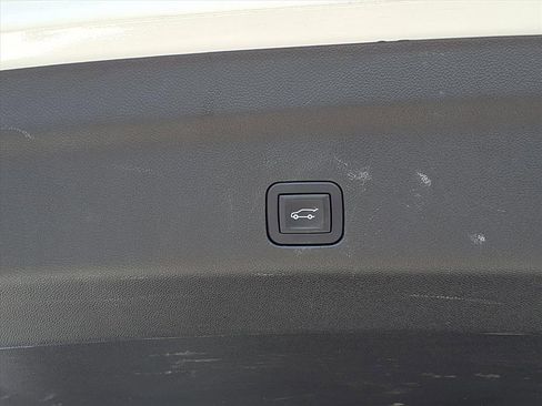 Used 2024 Chevrolet Suburban LT image 22