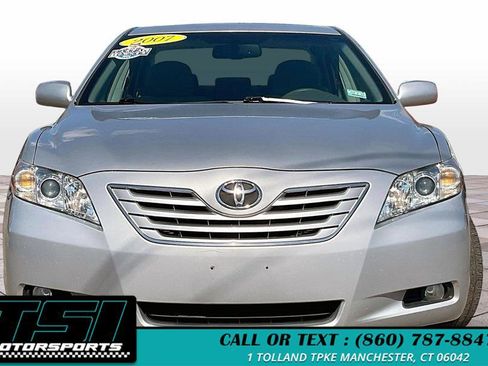Used 2007 Toyota Camry XLE FWD image 3