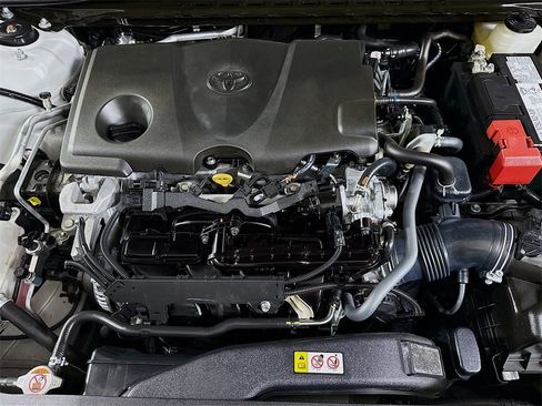 Certified 2022 Toyota Camry LE image 32