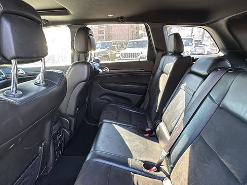 Used 2019 Jeep Grand Cherokee Altitude image 26