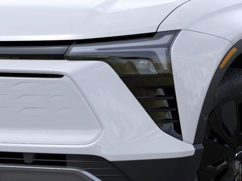 New 2025 Chevrolet Blazer EV LT image 10