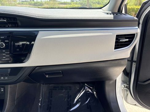 Used 2016 Toyota Corolla LE FWD image 17