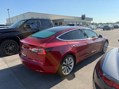 Used 2018 Tesla Model 3 Mid Range RWD image 2