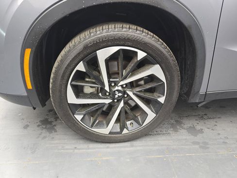 Used 2024 Mitsubishi Outlander SE image 12