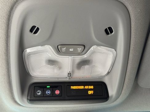 Used 2022 Chevrolet Bolt LT image 25