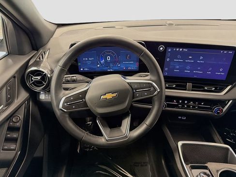 Used 2026 Chevrolet Equinox LT FWD image 25