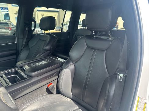 Used 2022 Jeep Wagoneer Series III w/ Convenience Group I AWD/4WD image 12