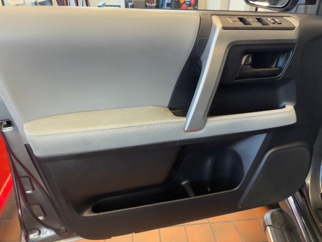 Used 2011 Toyota 4Runner SR5 AWD/4WD image 14