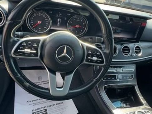 Used 2019 Mercedes-Benz E 300 4MATIC image 11