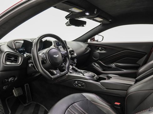 Used 2019 Aston Martin V8 Vantage Coupe RWD image 39