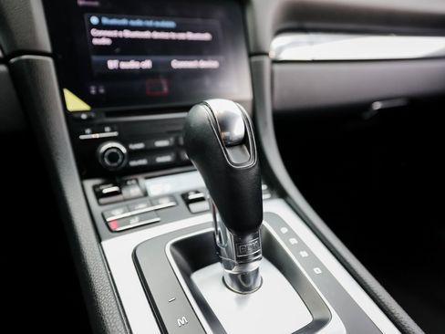 Certified 2022 Porsche 718 Cayman image 20