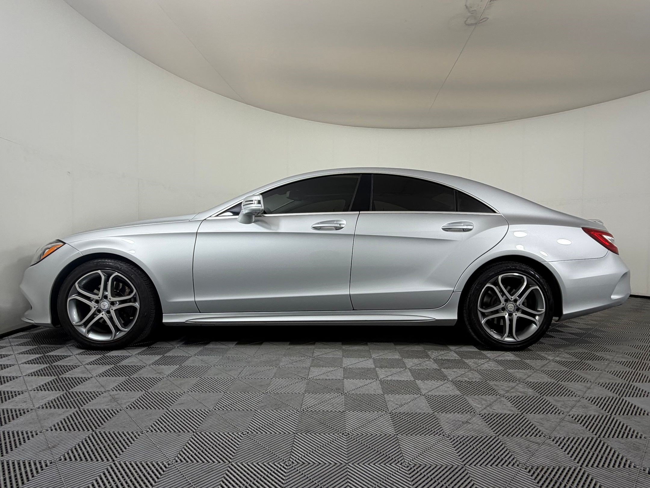 Used 2016 Mercedes-Benz CLS 400 4MATIC image 2