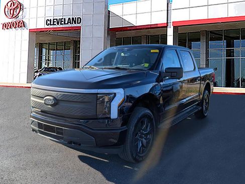 Used 2024 Ford F150 Lightning XLT image 4