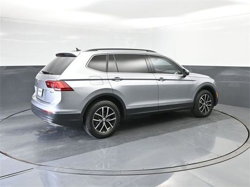 Used 2021 Volkswagen Tiguan SE image 15