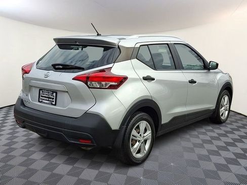 Used 2019 Nissan Kicks S image 7