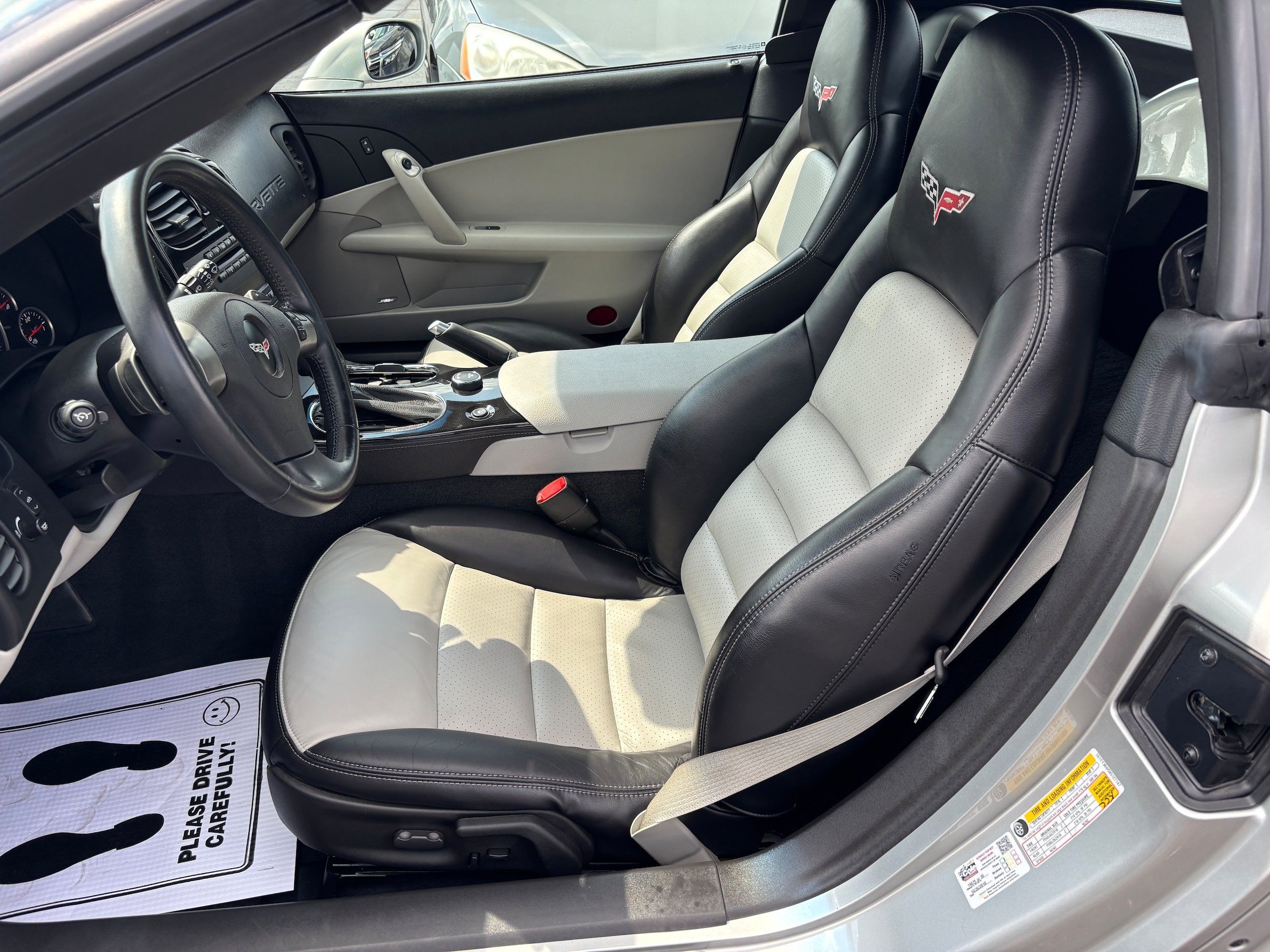 Used 2008 Chevrolet Corvette Convertible w/ Preferred Equipment Group RWD image 9