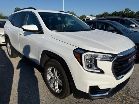 Used 2024 GMC Terrain SLE w/ Driver Convenience Package FWD image 6