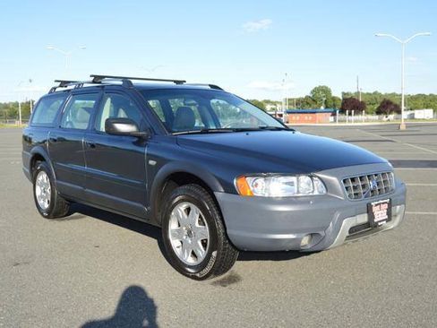 Used 2005 Volvo XC70 AWD/4WD image 3