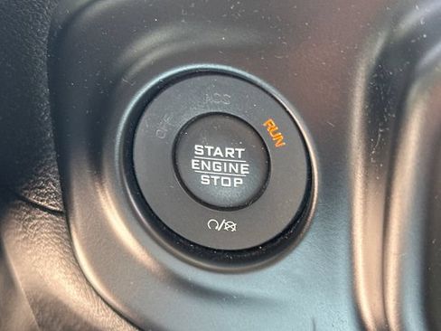 Used 2019 Jeep Wrangler Sport AWD/4WD image 29