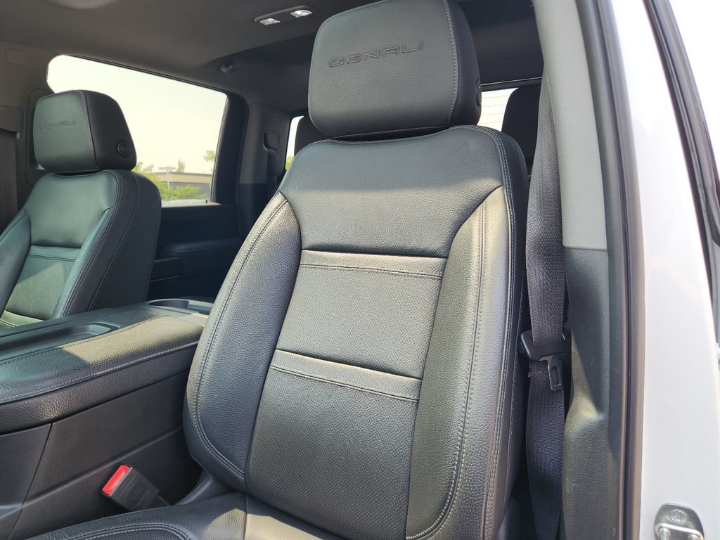 Used 2020 GMC Sierra 2500 Denali w/ Denali Ultimate Package AWD/4WD image 13