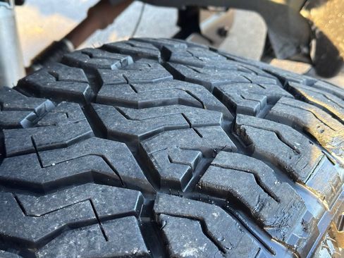 Used 2013 Ford F250 Platinum w/ FX4 Off Road Pkg image 14