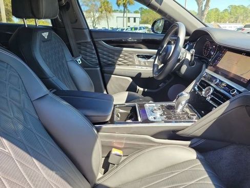 Used 2022 Bentley Flying Spur V8 image 31