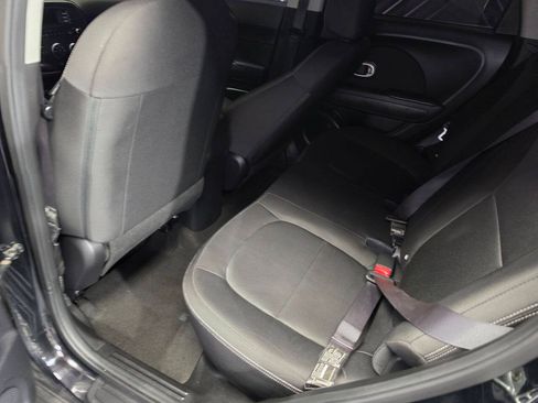 Used 2016 Kia Soul FWD image 21