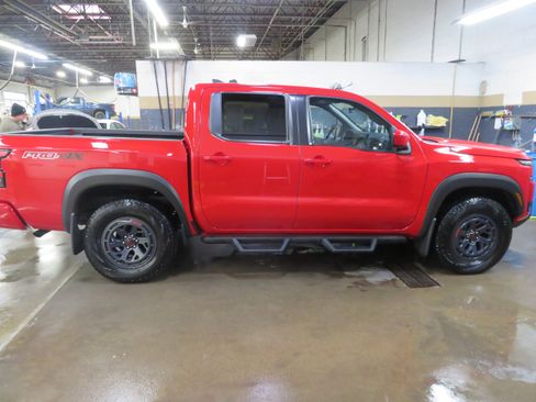 Used 2025 Nissan Frontier PRO-4X image 7
