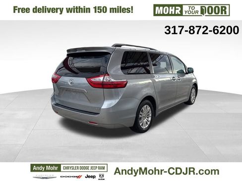 Used 2017 Toyota Sienna XLE image 7