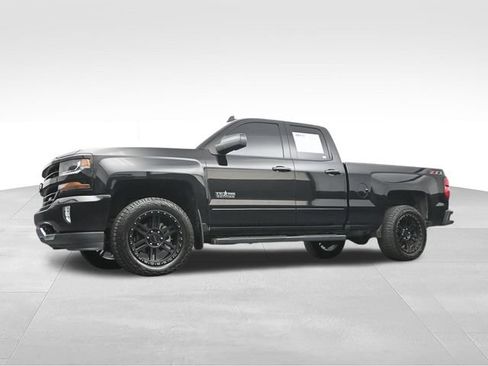 Used 2018 Chevrolet Silverado 1500 LT w/ Texas Edition AWD/4WD image 51