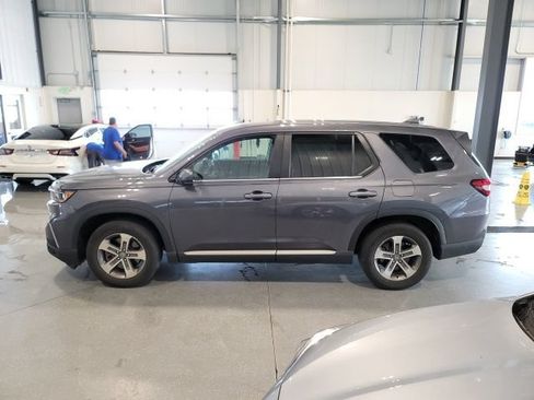 Used 2025 Honda Pilot EX-L image 4