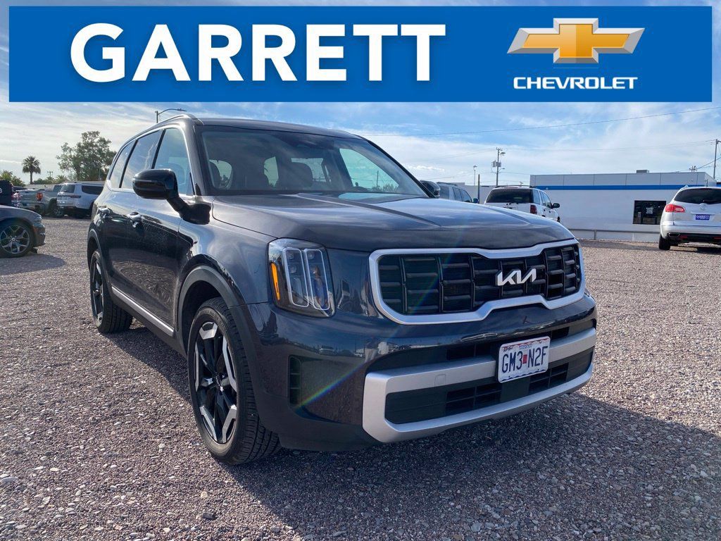 Used 2025 Kia Telluride S FWD image 1