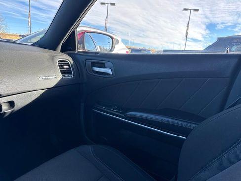 Used 2022 Dodge Charger SXT image 39