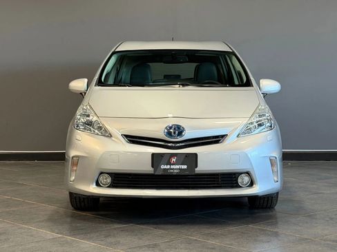 Used 2012 Toyota Prius V Five image 2