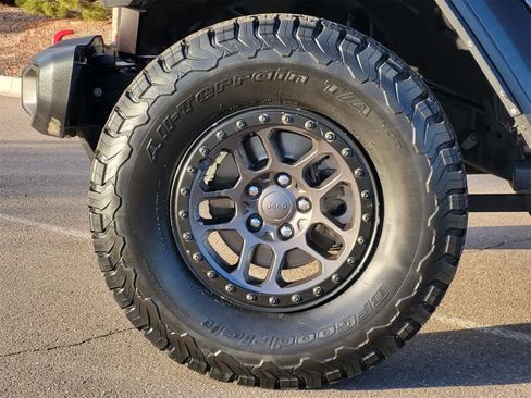 Used 2022 Jeep Wrangler Unlimited Rubicon w/ Xtreme Recon 35" Tire Package image 10