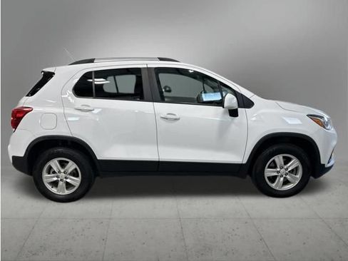 Used 2021 Chevrolet Trax LT w/ LT Convenience Package AWD/4WD image 6
