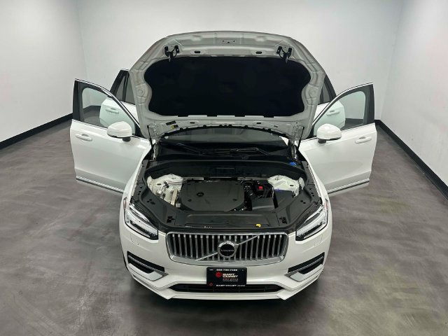 Used 2023 Volvo XC90 B6 Plus w/ Protection Package Premier AWD/4WD image 13