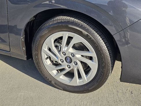 Certified 2025 Subaru Impreza 2.0i image 9