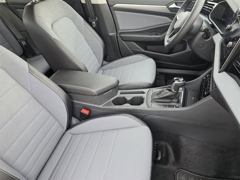 New 2026 Volkswagen Jetta SE image 10