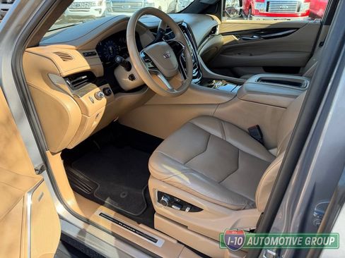 Used 2018 Cadillac Escalade ESV Platinum AWD/4WD image 13