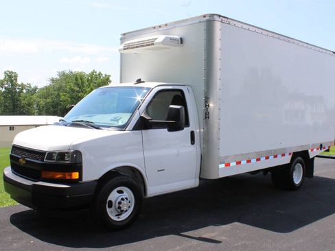 Used 2024 Chevrolet Express 3500 w/ Power Convenience Package RWD image 3