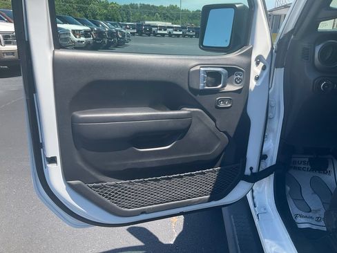 Used 2021 Jeep Wrangler Unlimited Sport AWD/4WD image 17