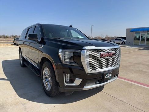 Used 2021 GMC Yukon XL Denali image 9