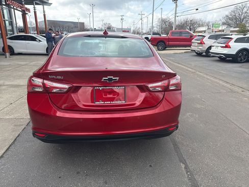 Used 2021 Chevrolet Malibu LT FWD image 3